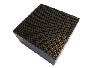 Moleted rubber cube dimension 100x100x50